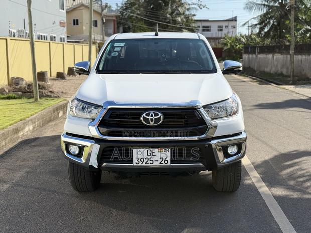 New Toyota Hilux Active (Diesel) 2026 White