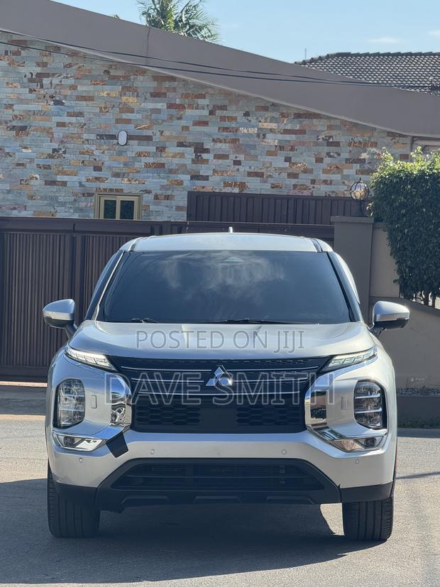 Mitsubishi Outlander SE 2022 Silver