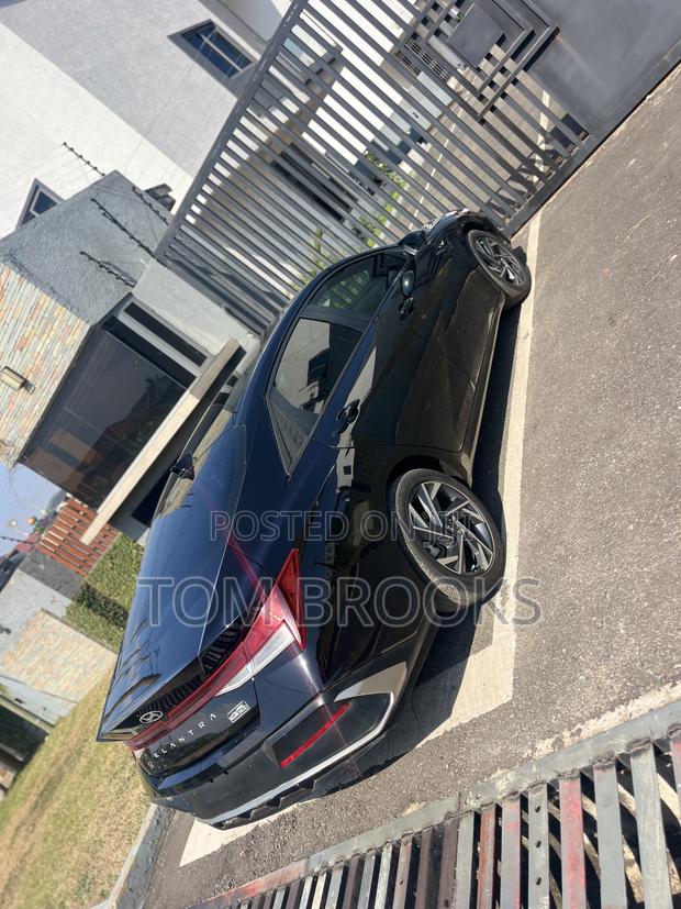 Hyundai Elantra 2025 Black