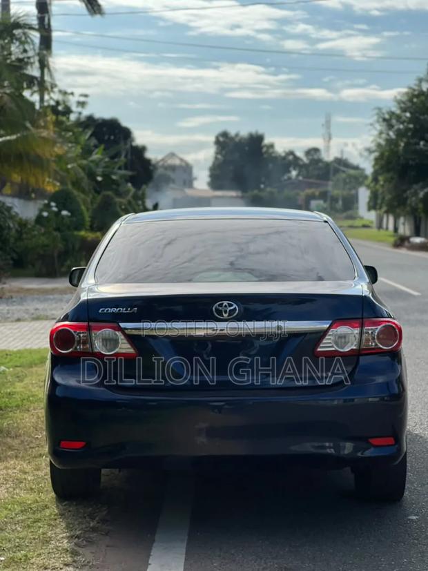 Toyota Corolla LE 4dr Sedan (1.8L 4cyl 4A) 2013 Blue