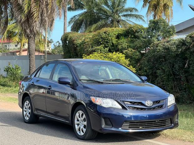 Toyota Corolla LE 4dr Sedan (1.8L 4cyl 4A) 2013 Blue