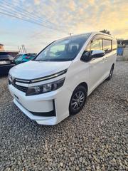 Toyota Voxy V 4WD 8-Seater 2016 White for sale