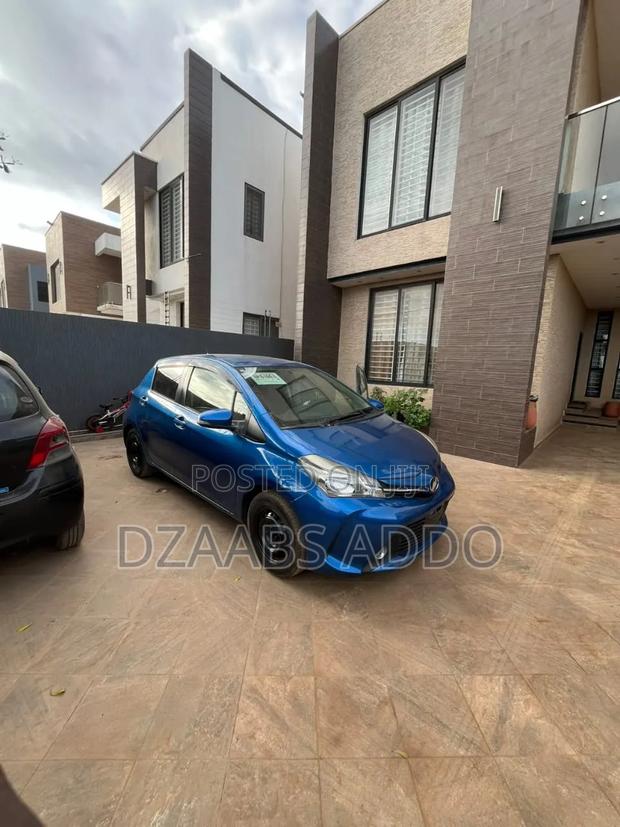 Toyota Vitz 1.3 AWD 3dr 2015 Blue