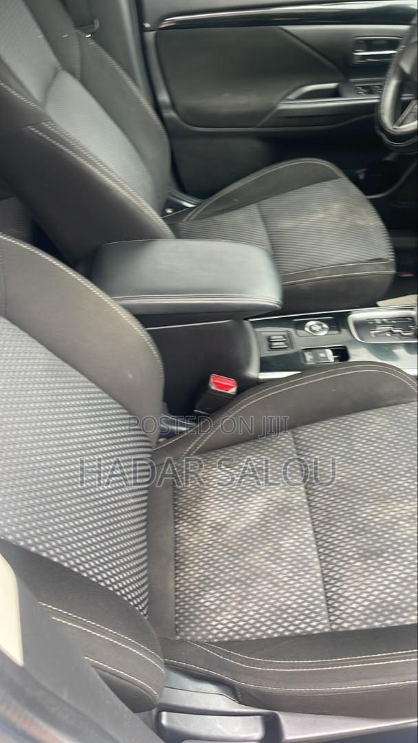 Mitsubishi Outlander SE FWD 2020 White