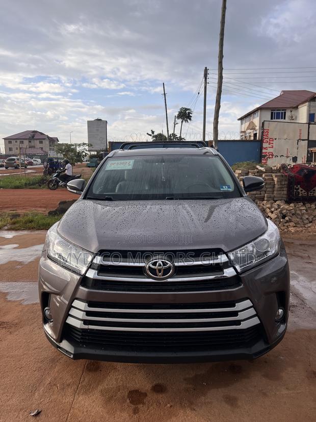 Toyota Highlander XLE V6 4x4 (3.5L 6cyl 6A) 2016 Gray