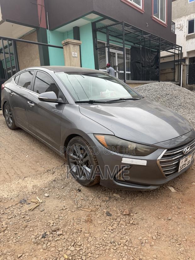 Hyundai Elantra Limited Sedan FWD (2.0L 4cyl 6A) 2017 Gray