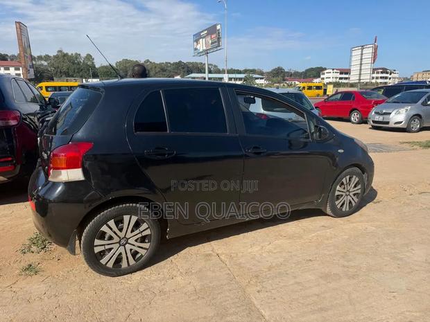 Toyota Yaris 2010 Black