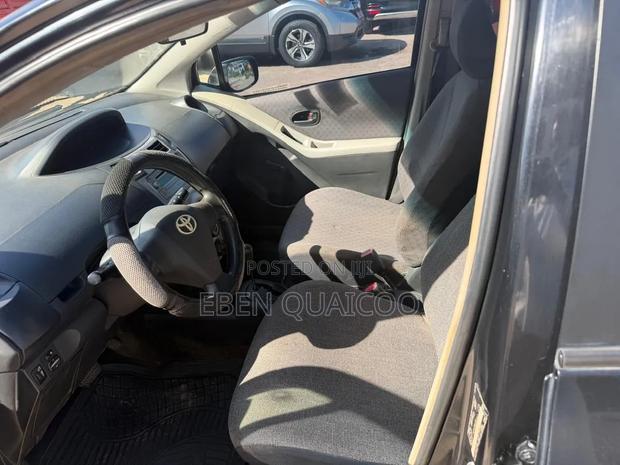 Toyota Yaris 2010 Black