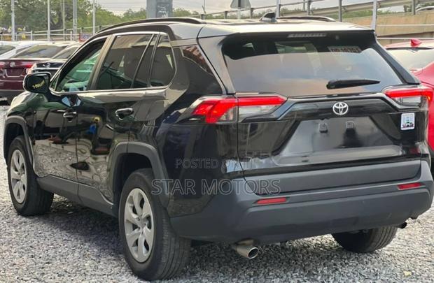 Toyota RAV4 LE AWD 2019 Black