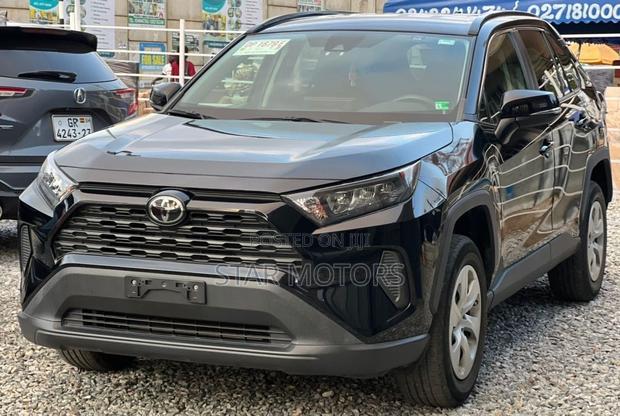 Toyota RAV4 LE AWD 2019 Black