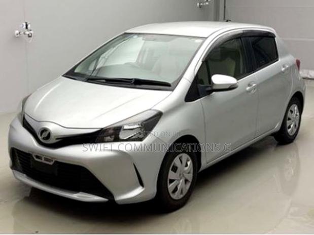 Toyota Vitz 1.3 FWD 5dr 2015 Silver
