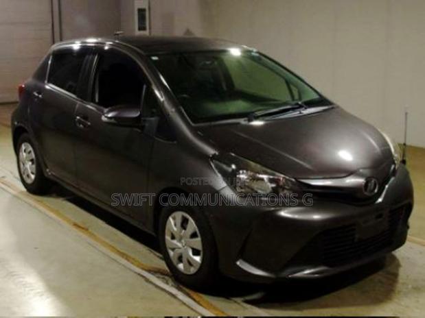 Toyota Vitz 1.3 FWD 5dr 2015 Gray