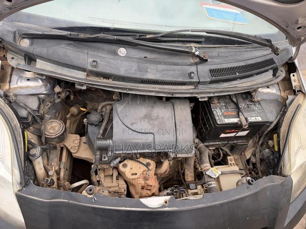 Toyota Vitz 2010 Blue
