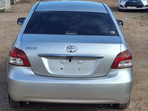 Toyota Belta 2010 Silver