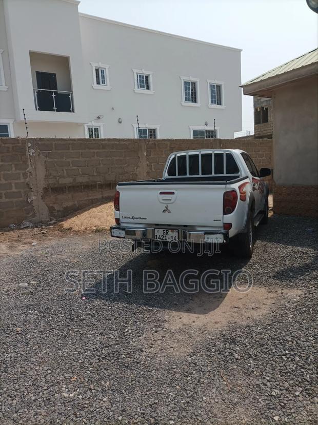 Mitsubishi L200 Double Cab 2.5 180hp 4WD 2014 White