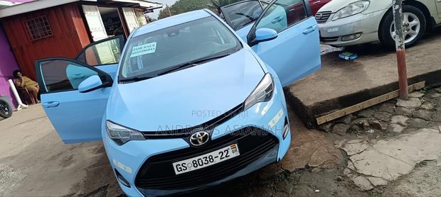 Toyota Corolla L (1.8L 4cyl 2A) 2018 Blue