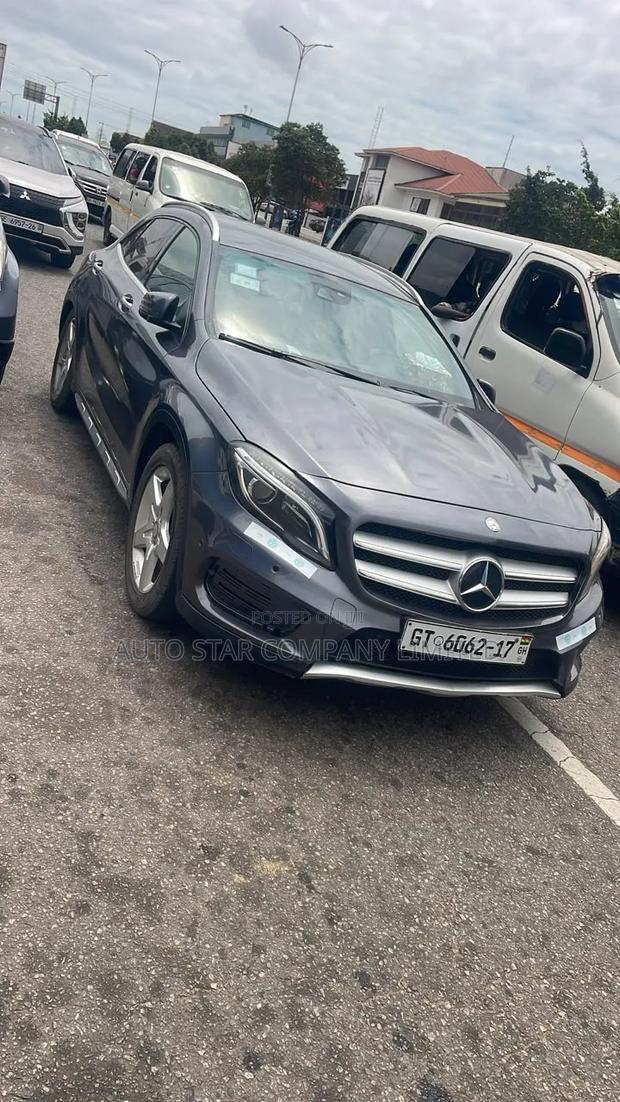 Mercedes-Benz GLA 250 2016 Black
