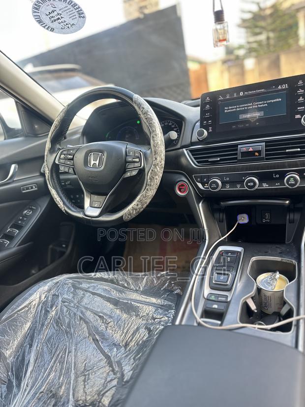 Honda Accord Touring 2.0T 2020 White