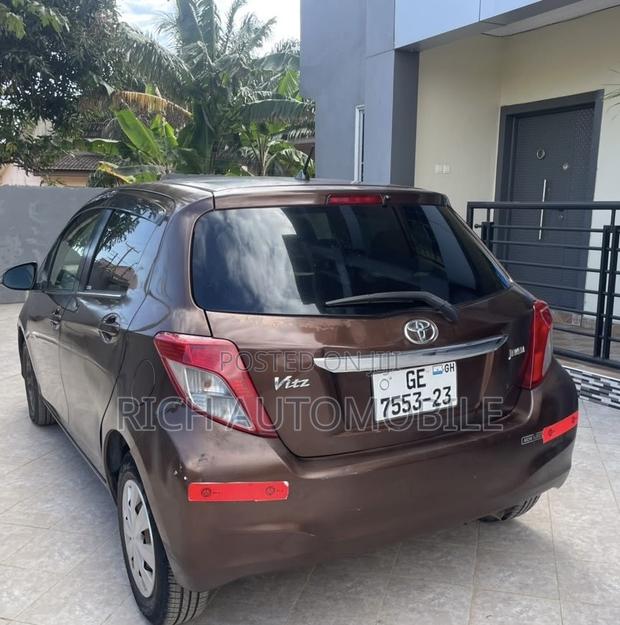 Toyota Vitz 1.5 FWD 3dr 2012 Brown