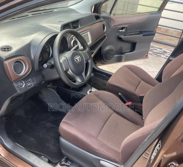 Toyota Vitz 1.5 FWD 3dr 2012 Brown