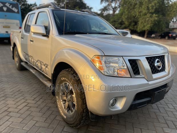Nissan Frontier 2021 Silver
