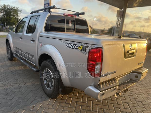 Nissan Frontier 2021 Silver