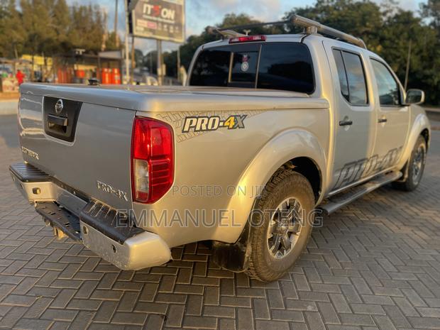 Nissan Frontier 2021 Silver