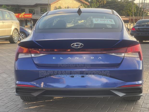 Hyundai Elantra 2023 Blue