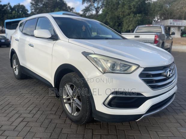 Hyundai Santa Fe 2018 White