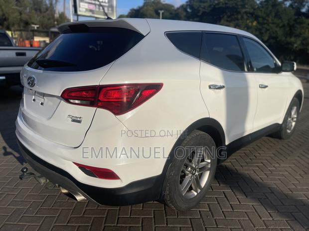 Hyundai Santa Fe 2018 White