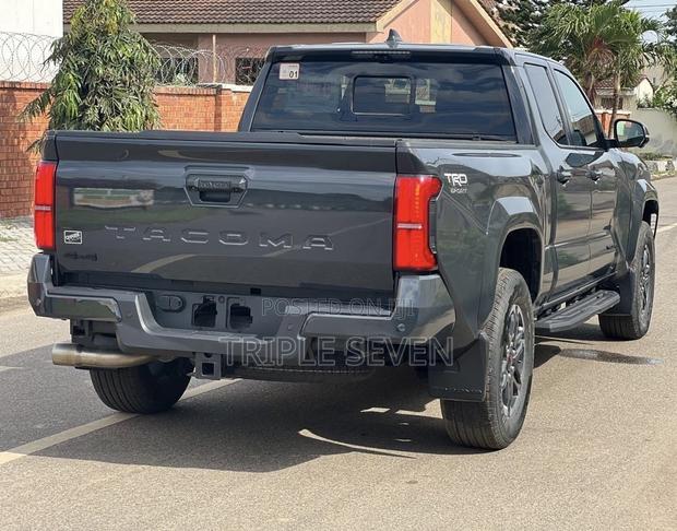Toyota Tacoma 2024 Gray