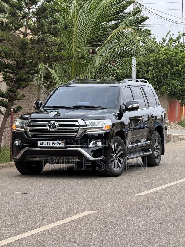 Toyota Land Cruiser 2018 Black