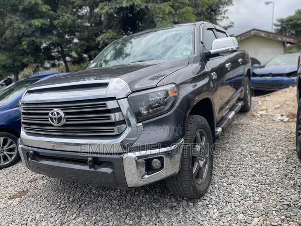Toyota Tundra 2017 Silver