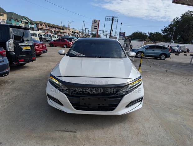 Honda Accord Sport (1.5L 4cyl Turbo CVT) 2019 White