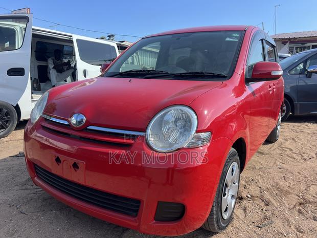 Toyota Sienta 1.5 AWD 2011 Red