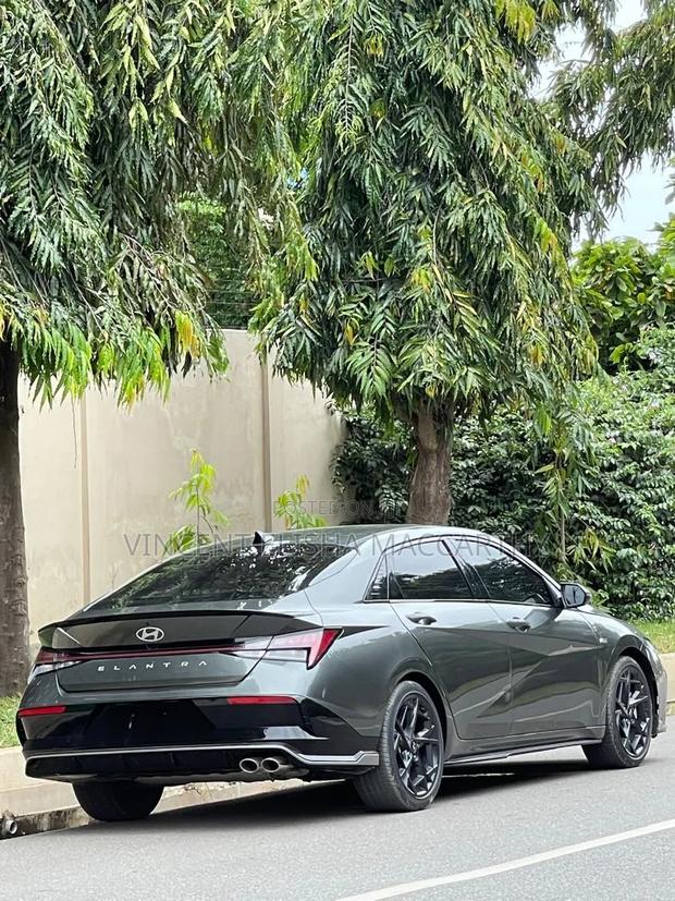 Hyundai Elantra 2024 Gray