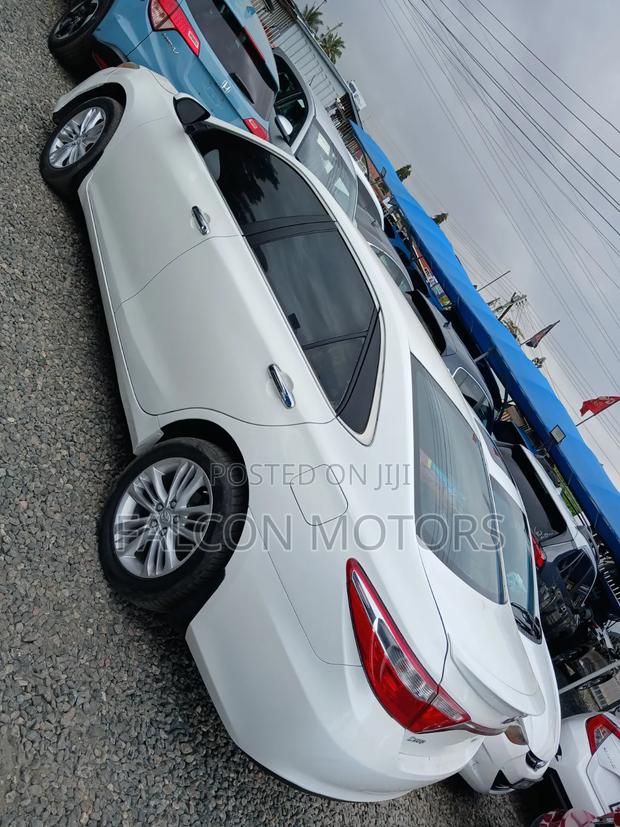 Toyota Camry 2016 White