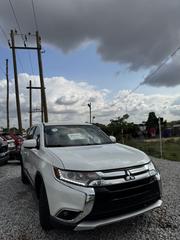 Mitsubishi Outlander 2018 White for sale