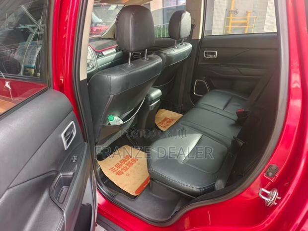 Mitsubishi Outlander 2018 Red