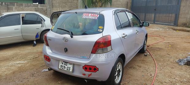 Toyota Vitz 2009 Pink