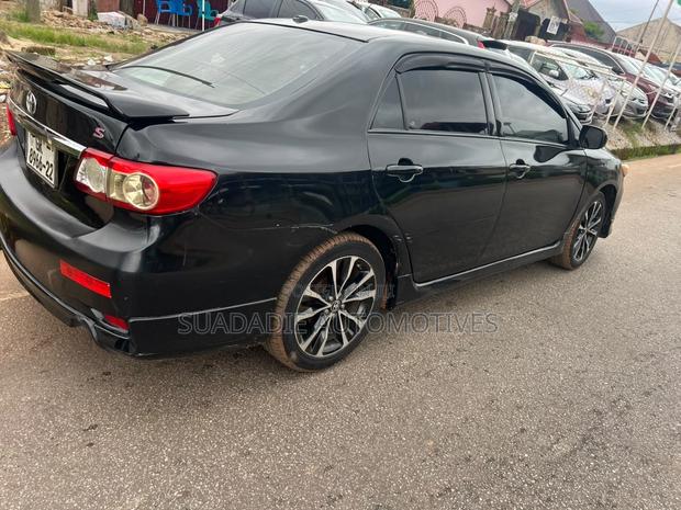 Toyota Corolla 2013 Black