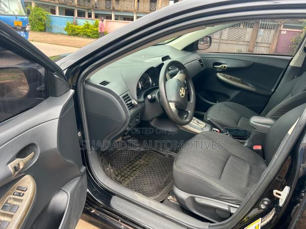 Toyota Corolla 2013 Black