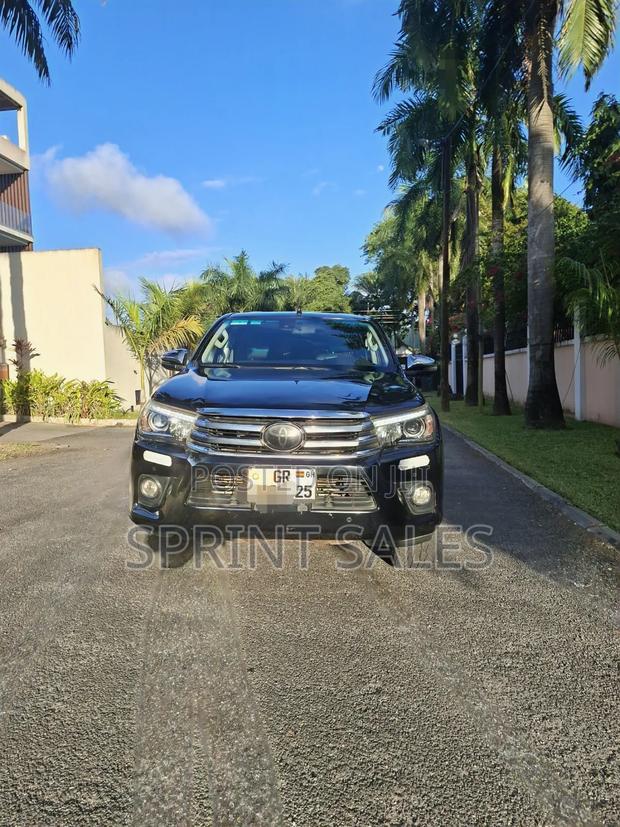 Toyota Hilux Revo Double Cab Deisel 2.4 AWD 2018 Black
