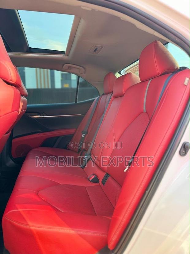 Toyota Camry 2019 White