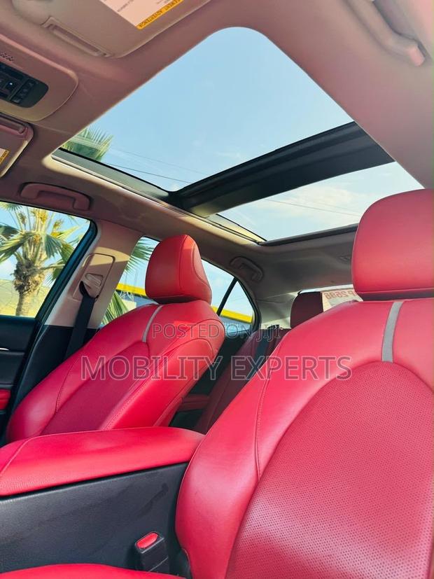 Toyota Camry 2019 White