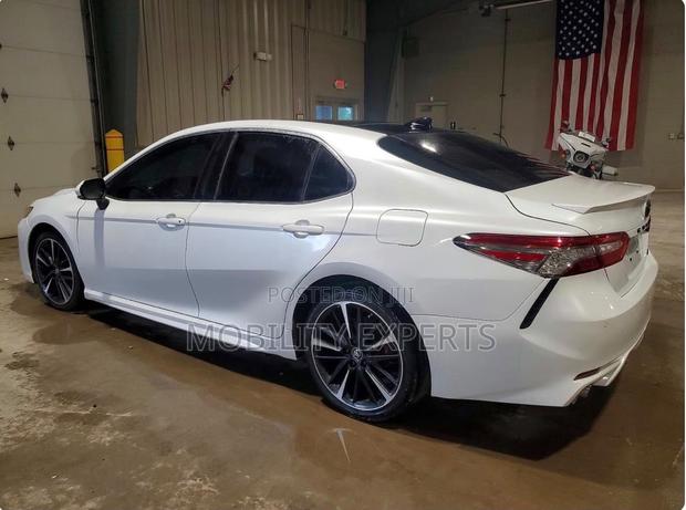 Toyota Camry 2019 White