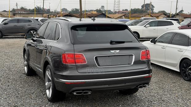 Bentley Bentayga V8 AWD 2020 Gray