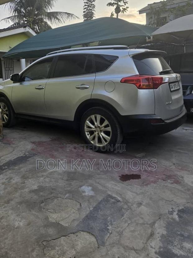 Toyota RAV4 Limited AWD (2.5L 4cyl 6A) 2016 Silver
