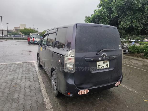 Toyota Voxy 2013 Gray