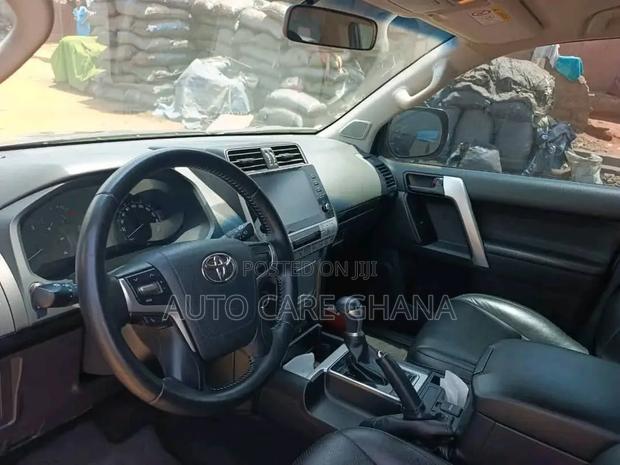 Toyota Land Cruiser Prado 2.8 2021 Black